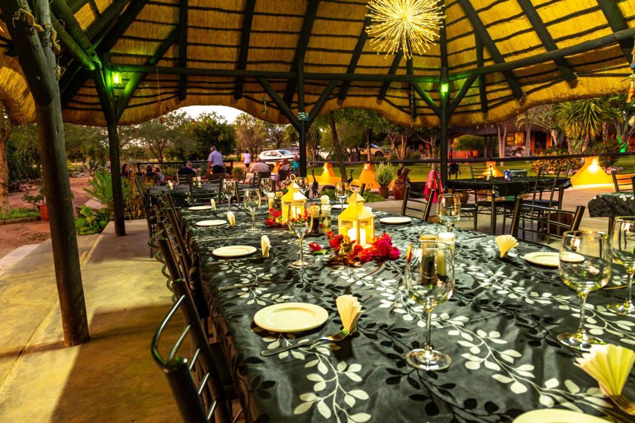 Lion'S Den Guesthouse Otjiwarongo Exterior foto