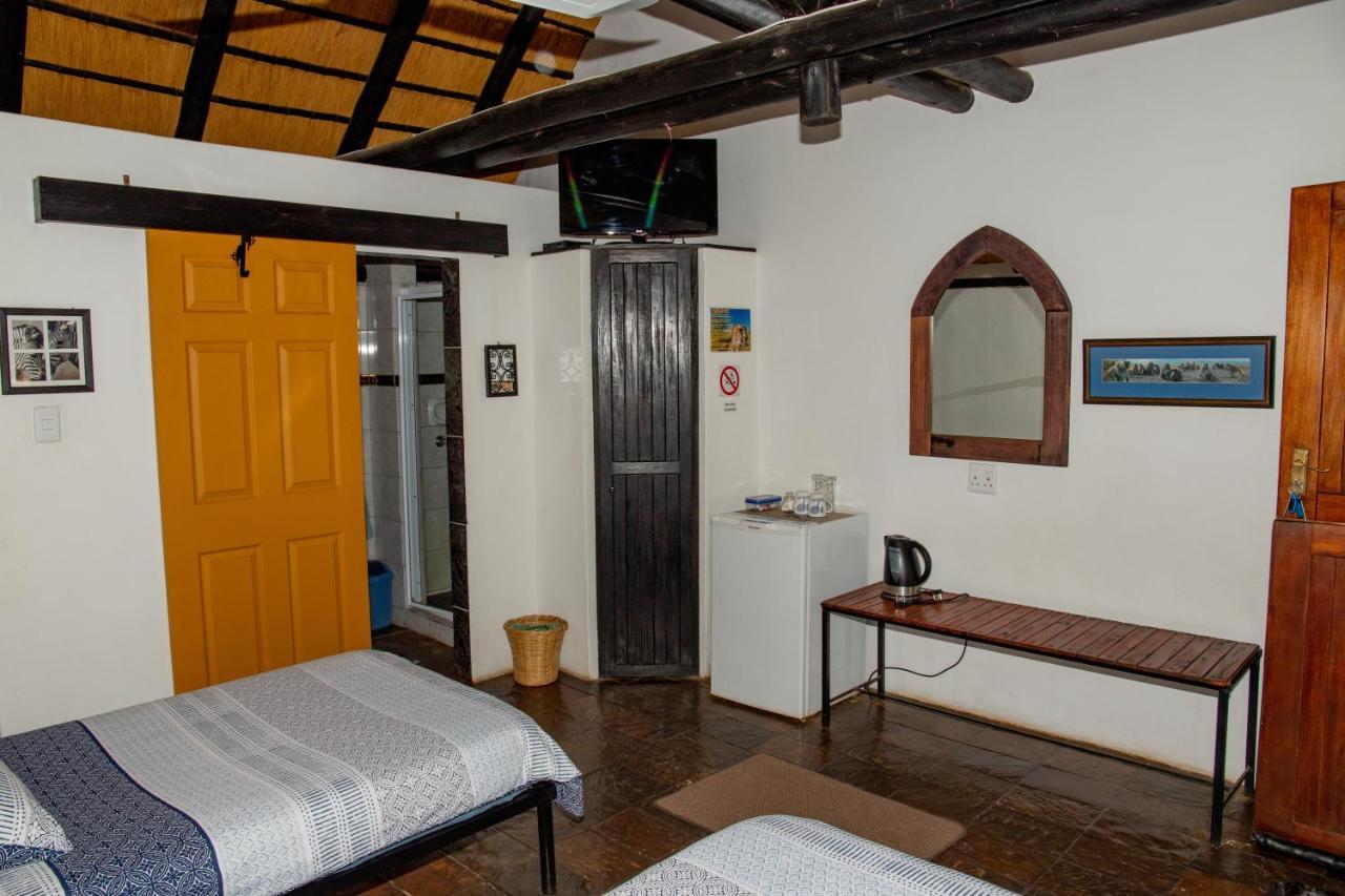 Lion'S Den Guesthouse Otjiwarongo Exterior foto