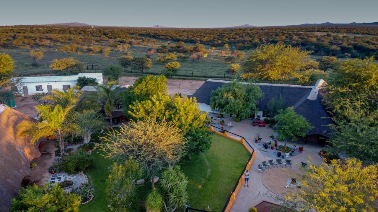 Lion'S Den Guesthouse Otjiwarongo Exterior foto